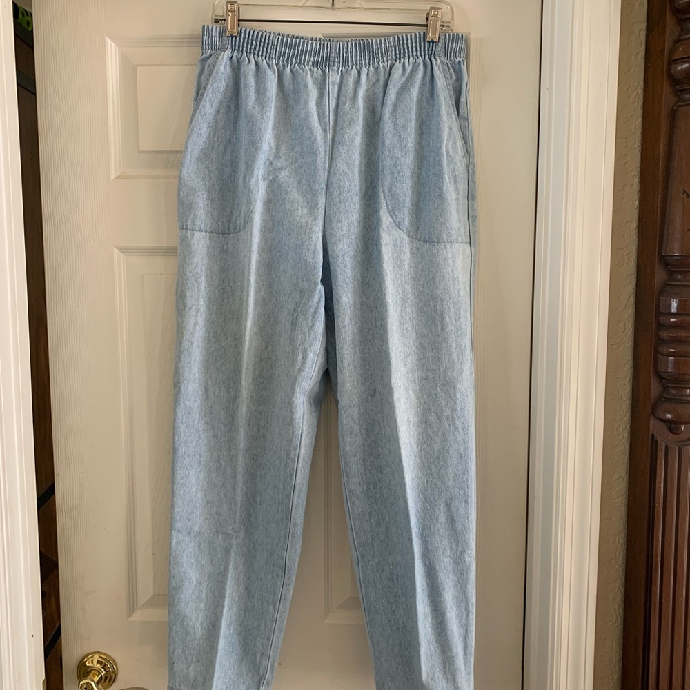 Sport Timer Light Blue Straight Leg Women's Jeans